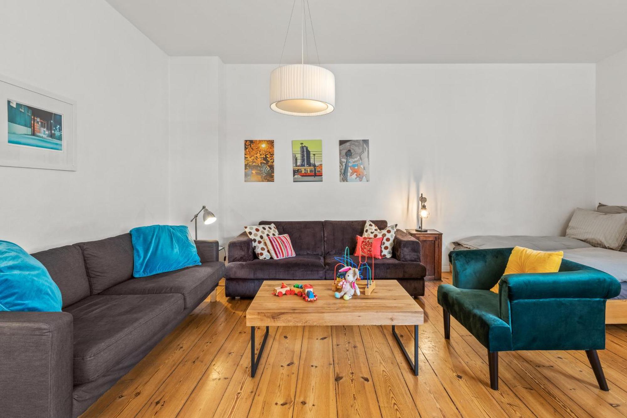 Thewilhelmshavener Group Apartment, Group & Family Friendly, 100M2, 2Br, 1 Living Room, Huge Table, Ideal For 4 - 6 Guests — Photos 2